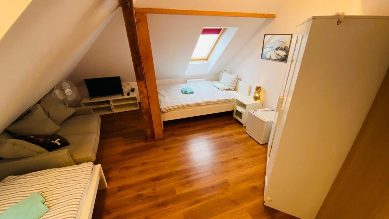 Hotel Pod Koksinem Spalene Porici Екстер'єр фото