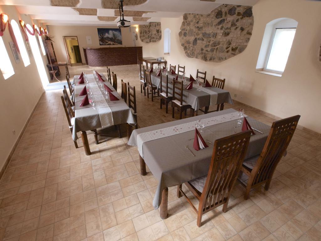 Hotel Pod Koksinem Spalene Porici Екстер'єр фото